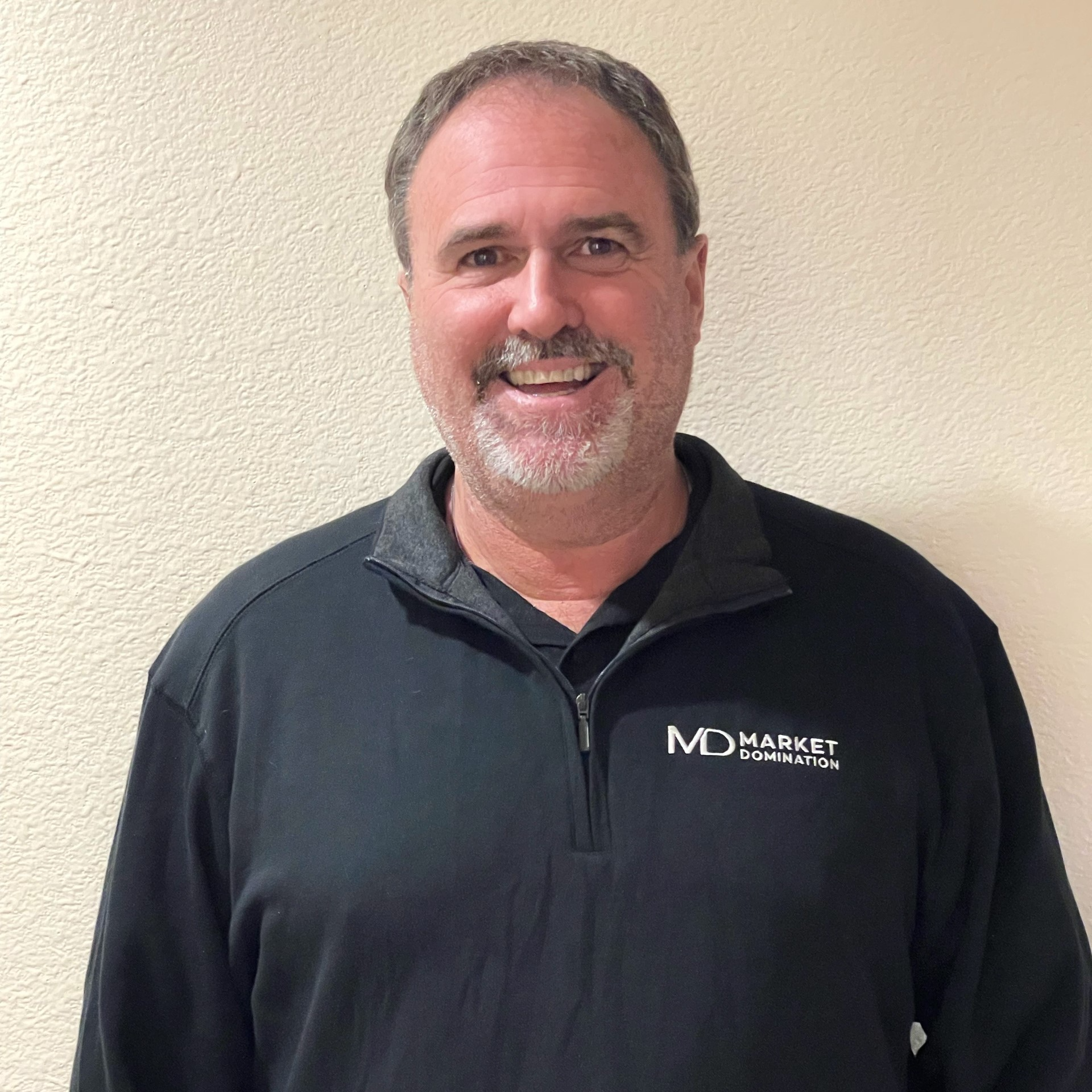 CROPPED Larry new headshot front facing 2024-squared